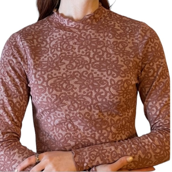 Buckle Spring Floral Long Sleeve Lettuce Trim Textured Mauve Top Women’s Medium - Picture 4 of 7
